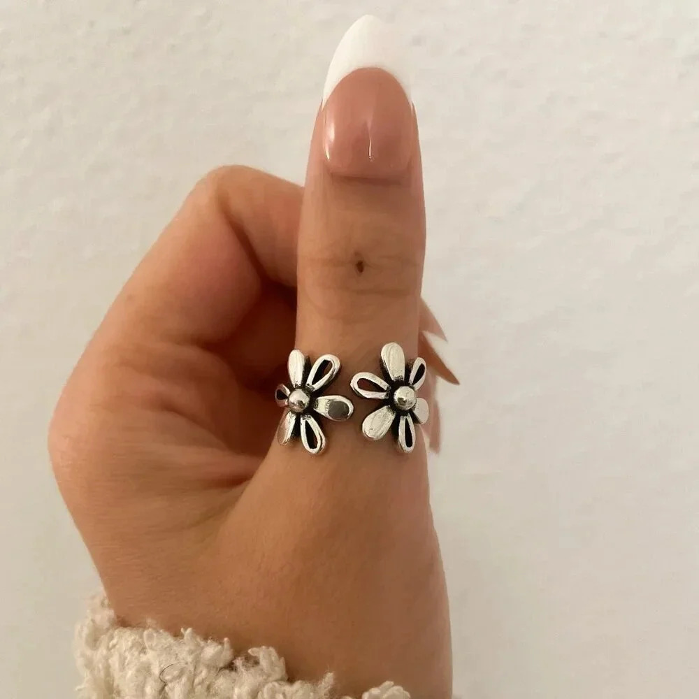 925 Sterling Silver Vintage Flower Ring Dainty Minimalist Flower Ring - Picture 7 of 9